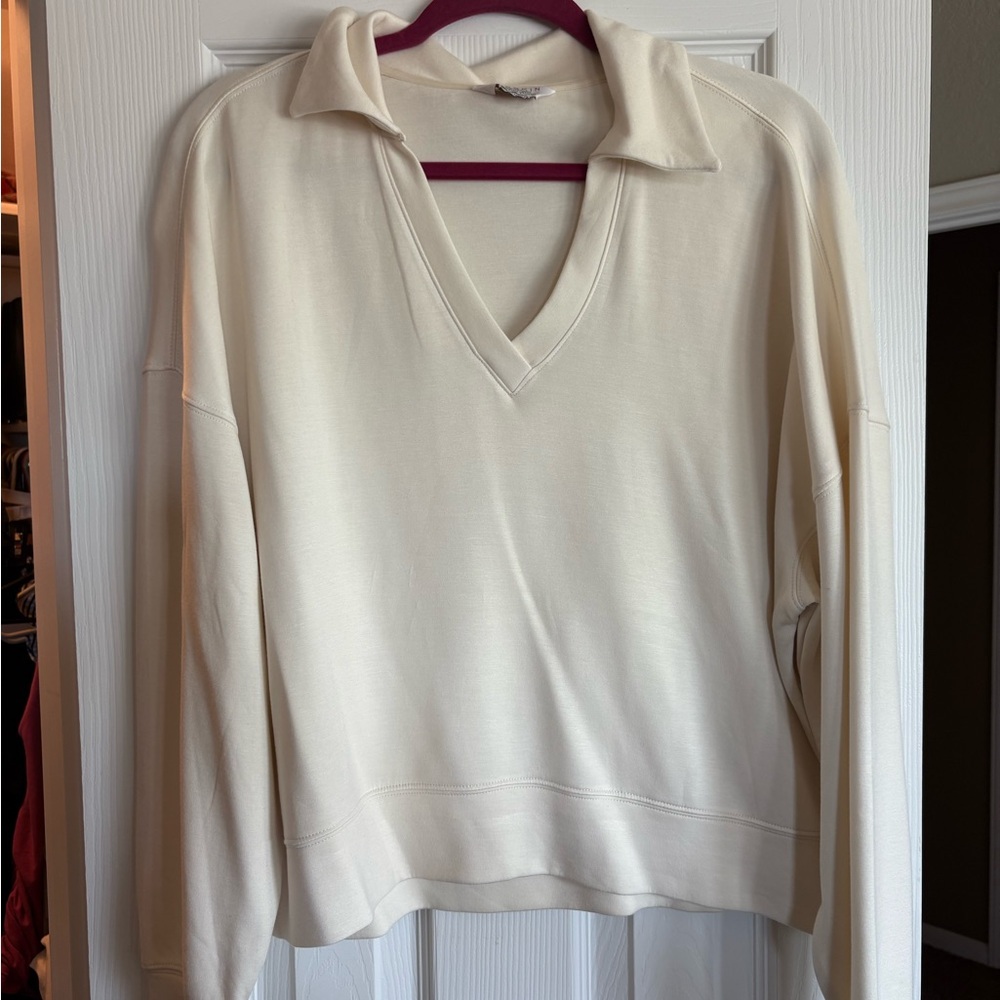 Danskin Cream V-Neck Sweatshirt